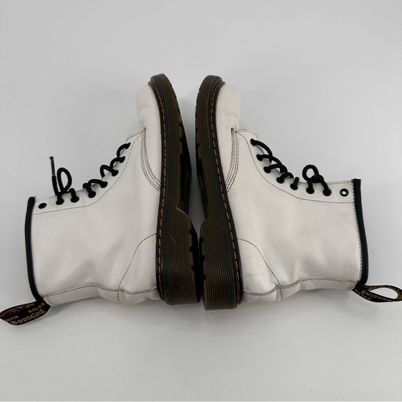 Dr. Martens White Lace Up Boots Women’s 5 FLAWS - Picture 6 of 8